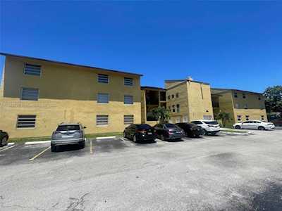 15430 SW 82nd Ln #624 Miami, FL 33193