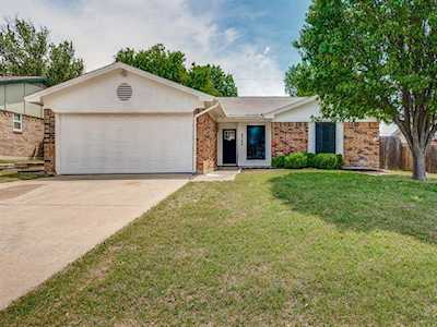6504 Lyndale Drive Watauga, TX 76148