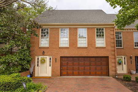 2116 Taborlake Circle Lexington, KY 40502