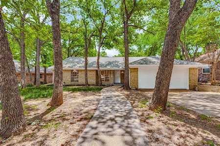 5702 Firewood Drive Arlington, TX 76016