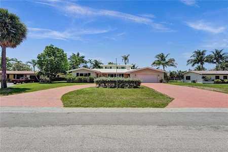 2700 NE 23rd Ct Pompano Beach, FL 33062