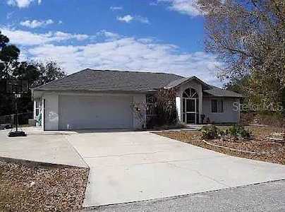 3281 Milwaukee St Punta Gorda, FL 33980