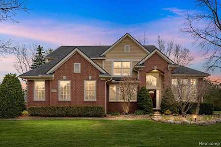 47535 Greenwich Dr Novi, MI 48374
