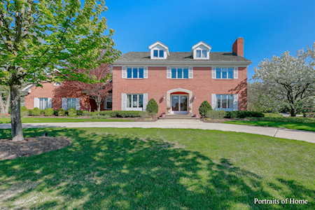 363 Trinity Ln Oak Brook, IL 60523