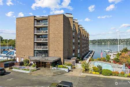 9500 Rainier Ave S #402 Seattle, WA 98118