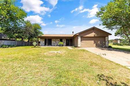 5224 Fairway Circle Granbury, TX 76049