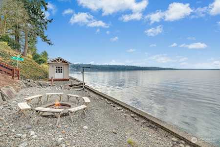 27433 8th Ave S Des Moines, WA 98198