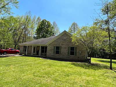 329 W Bunkerhill Rd Mooresville, IN 46158