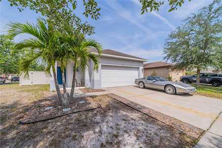 827 College Chase Dr Ruskin, FL 33570