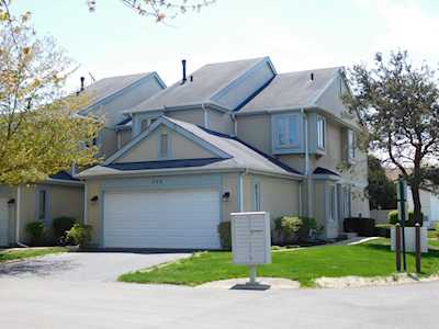 299 Tanager Ct Deerfield, IL 60015