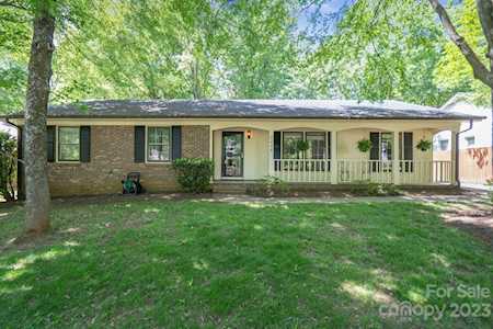 1408 Renfrow Ln Charlotte, NC 28270
