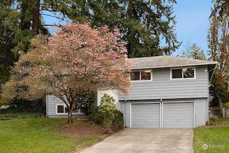3706 135th Ave SE Bellevue, WA 98006