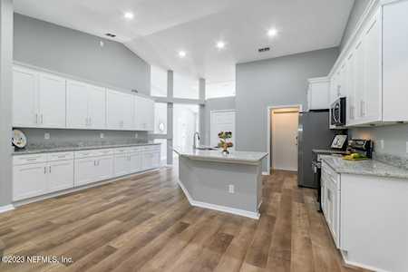 8267 Teaticket DR Jacksonville, FL 32244