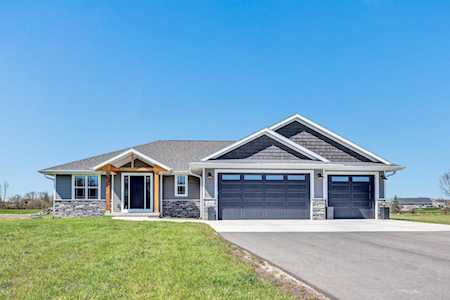 2041 Green Acres Ct De Pere, Village of Hobart, WI 54115