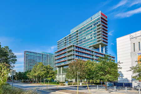 9715 Woods Dr #1110 Skokie, IL 60076