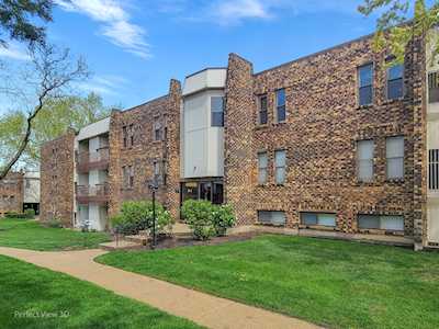 2214 Country Club Dr #26 Woodridge, IL 60517