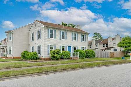 822 Federal Ct Virginia Beach, VA 23462