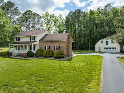 1920 Prince Edward Dr Chesapeake, VA 23322