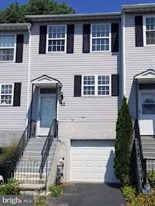 52 Woodfield Dr Claymont, DE 19703