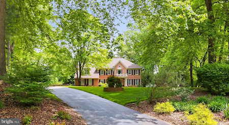 11809 Decour Ct Fairfax, VA 22030