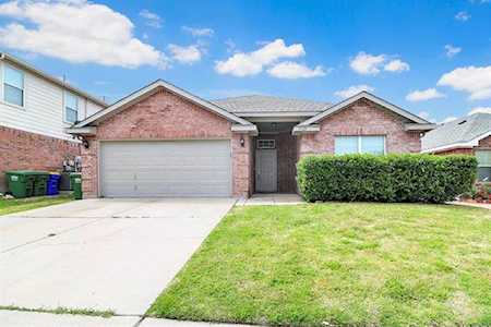 5528 Ridge View Drive Watauga, TX 76137