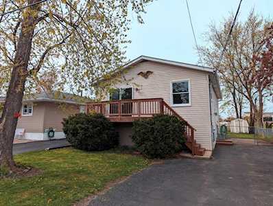 606 E Clarendon Dr Round Lake Beach, IL 60073