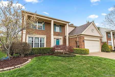 46724 Registry Dr Canton Twp, MI 48187