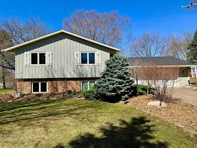 4129 James Circle Arden Hills, MN 55112