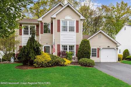 183 Navajo Dr Aberdeen, NJ 07747