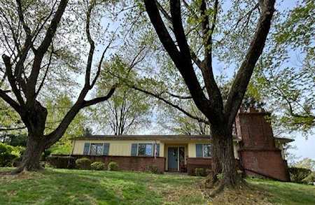 163 W New England Avenue Worthington, OH 43085