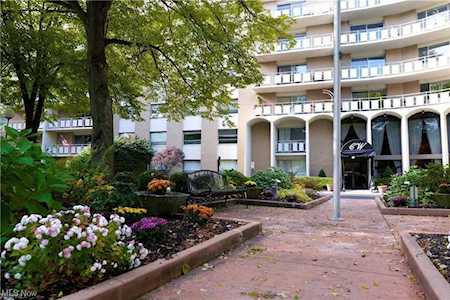 3400 Wooster Rd #214 Rocky River, OH 44116