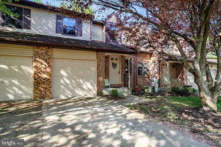 128 Greensward Ln Cherry Hill, NJ 08002