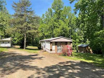 5855 Chaucer Trail Pleasant Garden, NC 27313