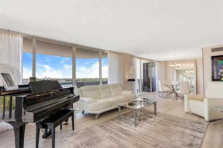123 Lakeshore Drive #1145 North Palm Beach, FL 33408