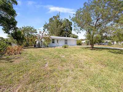 4504 22nd Ave W Bradenton, FL 34209