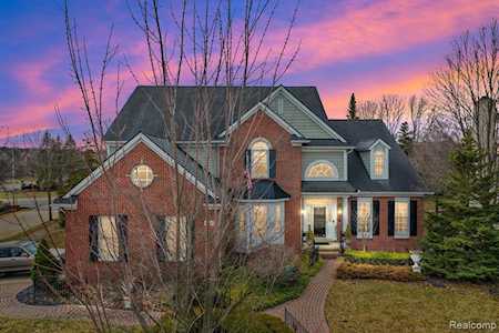 47225 Autumn Park Novi, MI 48374