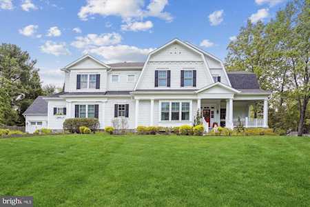 8462 Holly Leaf Dr Mclean, VA 22102
