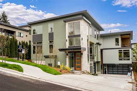 11207 NE 88th St Kirkland, WA 98033