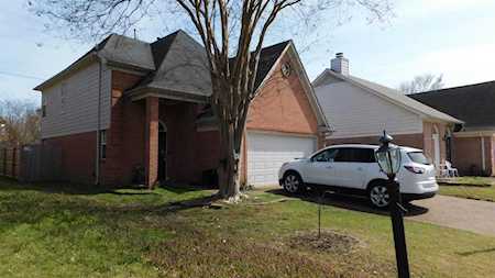 2276 Lakehill Ct Memphis, TN 38016