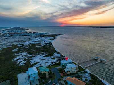 7612 Key West Dr Navarre, FL 32566