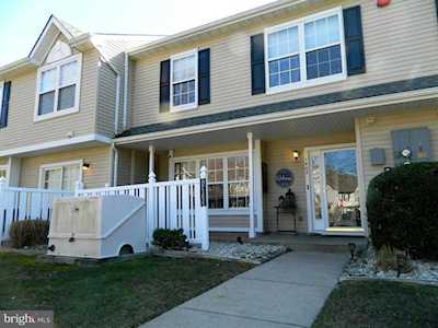 1402 Tanglewood Dr Sicklerville, NJ 08081