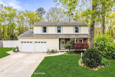 143 Foxhollow Dr Lanoka Harbor, NJ 08734