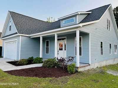 112 Shadow Creek Drive Hubert, NC 28539