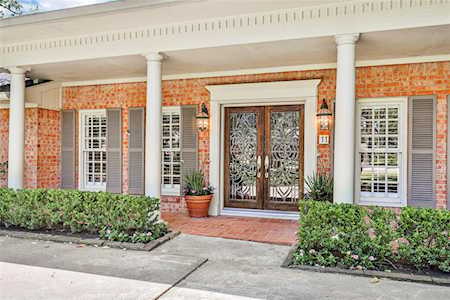 11 Robinwood Ln Houston, TX 77024