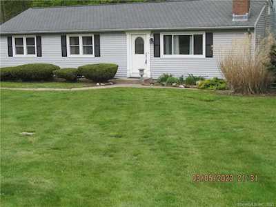 10 Wapping Rd East Windsor, CT 06016