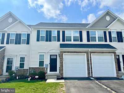 222 Tulip Ln Gilbertsville, PA 19525