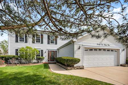 2233 Appleby Dr Wheaton, IL 60189