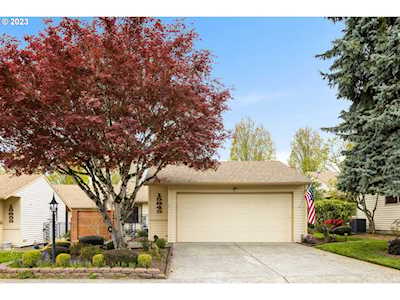 15845 SW Greens WAY Tigard, OR 97224
