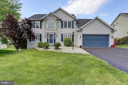 2195 Hastings Dr Mechanicsburg, PA 17055