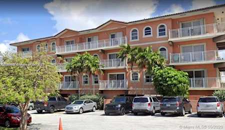 9008 Collins Ave #201 Surfside, FL 33154